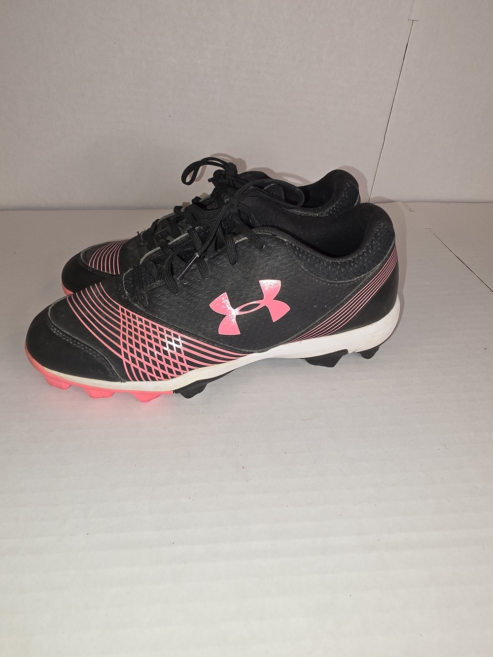 Under Armour Kids Black and Pink Cleats